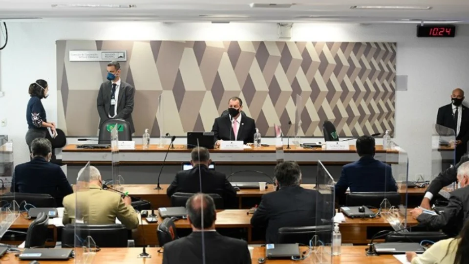 Alcance de pedidos de informação a estados e municípios gera polêmica na CPI