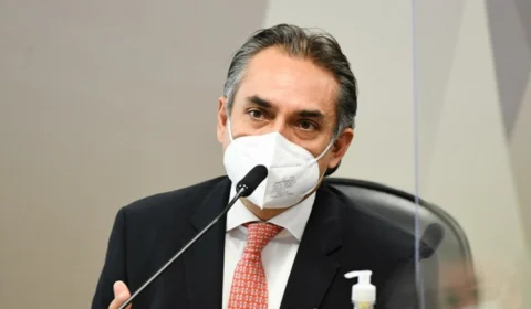 Pfizer confirma: governo federal não respondeu ofertas feitas em agosto