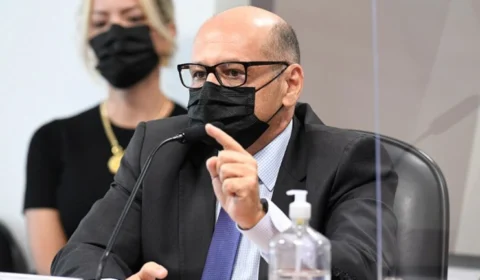 Brasil poderia ter sido primeiro do mundo a vacinar, afirma Dimas Covas à CPI