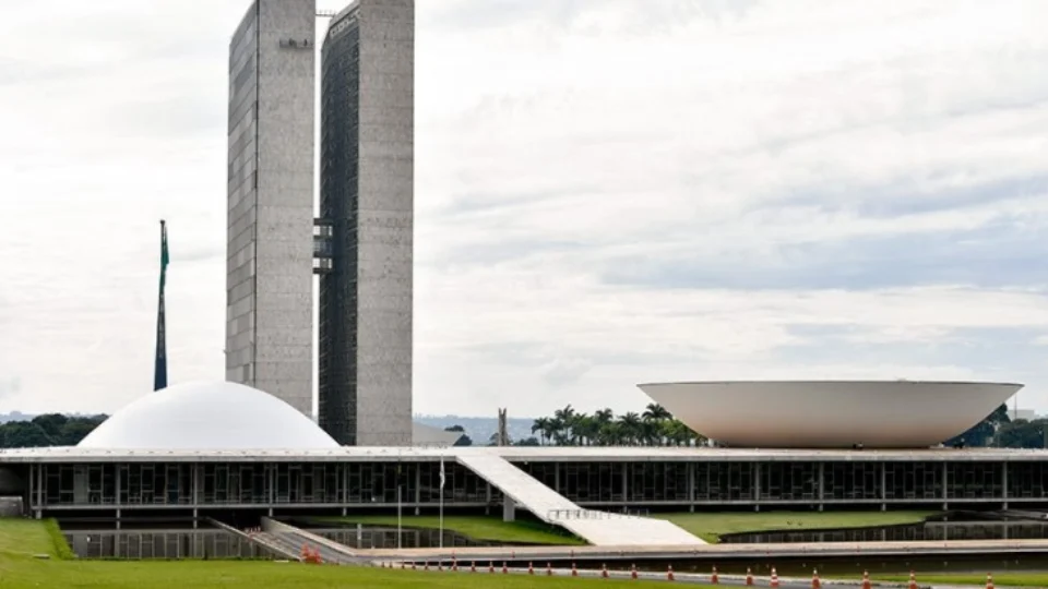 Congresso: relator deve manter texto do Executivo sobre projeto que trata de crédito para benefícios sociais