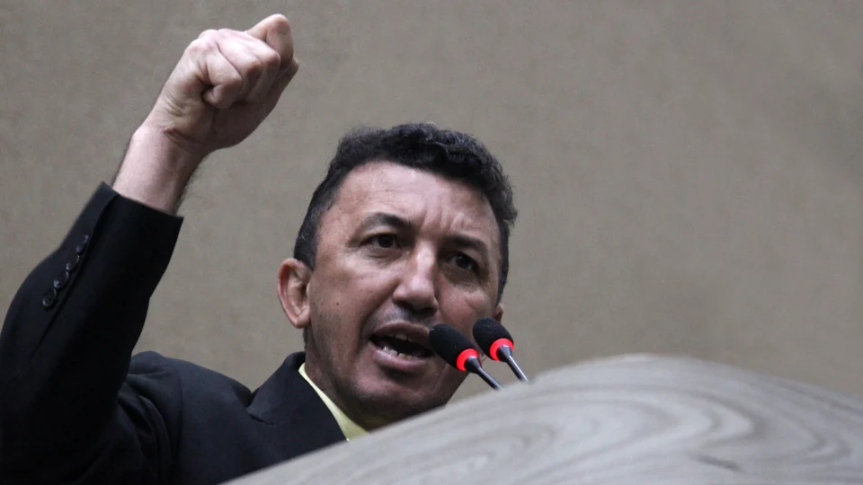 Projeto de Lei que visa proibir inauguração de obras inacabadas avança na CMM