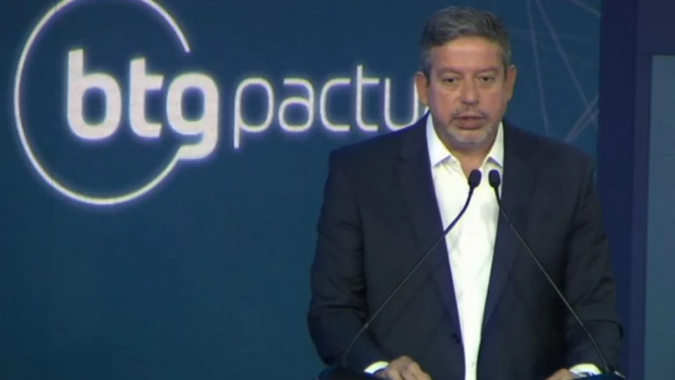 Lira quer votar reforma tributária possível, sem aumento de imposto e já para 2022