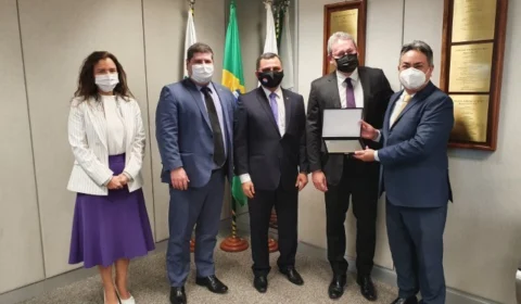 Promotor Lauro Tavares recebe homenagem por campanha solidária durante a pandemia