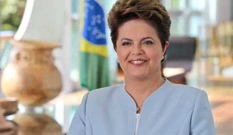 Ex-presidente Dilma Roussef é internada em hospital de Porto Alegre
