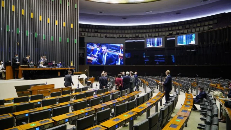 Câmara Federal pode votar nesta terça projeto sobre licenciamento ambiental