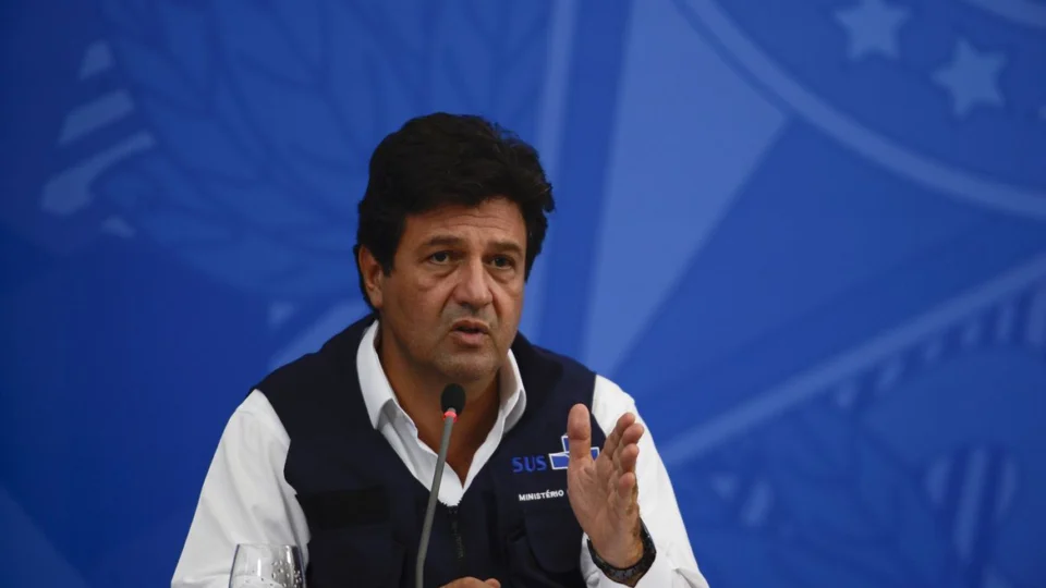 Bolsonaro deu ‘informação dúbia’ sobre pandemia, diz Mandetta