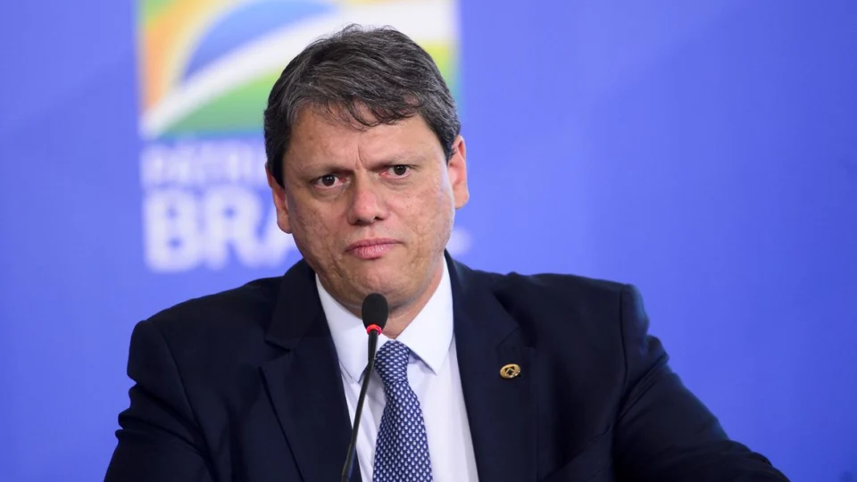 País passa por transformação da infraestrutura nacional, diz Tarcísio de Freitas