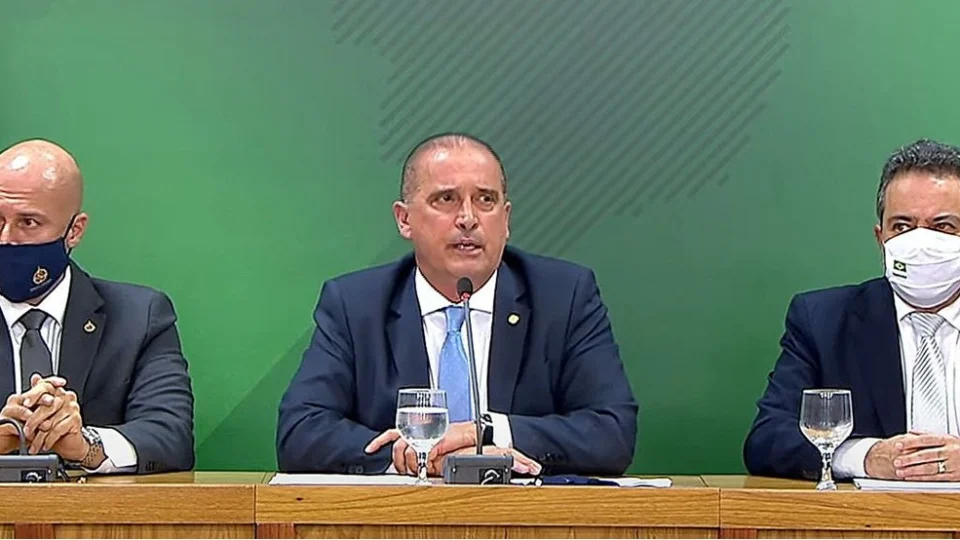 Onyx Lorenzoni diz que PF vai investigar deputado por falas sobre vacina
