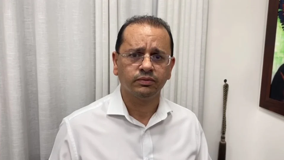 ‘Você fala que vai me processar, mas não vai ter coragem, pois vou provar que você é ladrão’, diz Luiz Alberto Nicolau após nota de Arthur Neto; veja vídeo