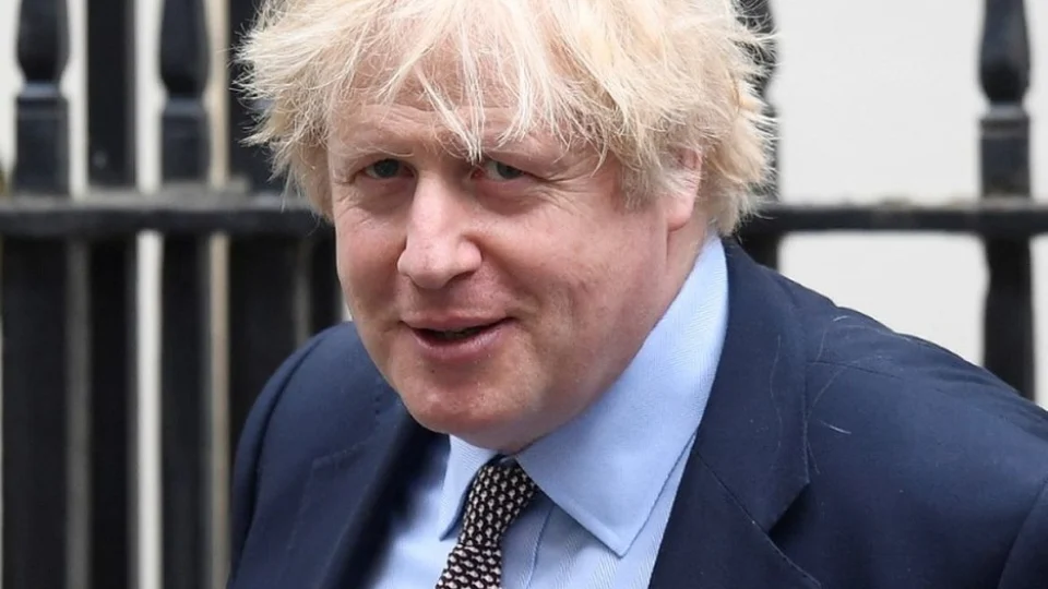 Boris Johnson: Atrocidades em Bucha “mancharam” a reputação de Putin