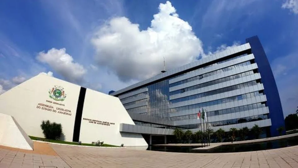 ALEAM e TCE-AM suspendem trabalhos nesta segunda-feira (7)