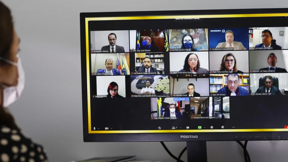 Três novos juízes substitutos de carreira tomam posse no TJAM