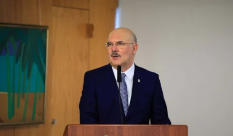 Ministro da Educação explica impacto de cortes orçamentários na próxima quarta (9)
