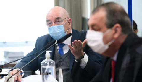 Terra nega ‘gabinete paralelo’ e diz que STF ‘limitou’ Bolsonaro; senadores reagem