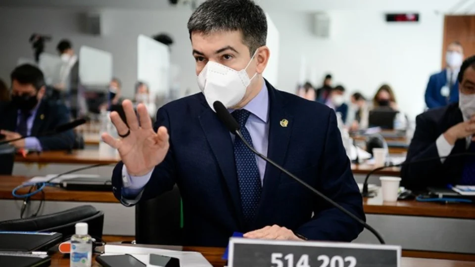 Randolfe Rodrigues apresenta pedido de prorrogação da CPI da Pandemia