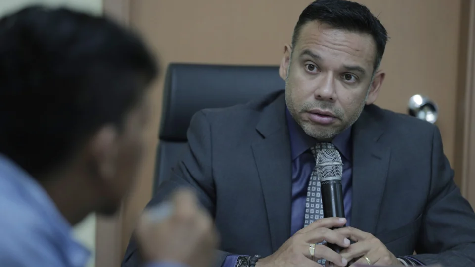 Juiz decreta sigilo no ‘Caso Flávio’ três dias após autorizar acesso a dados de aparelhos apreendidos com ex-primeira-dama