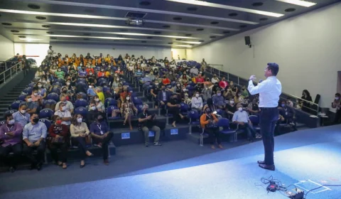 David Almeida pagará vantagens salariais a servidores da Semed não honradas pela gestão anterior