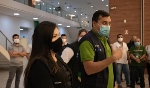 Joana Darc acompanha mutirão de vacina e solicita ao governador início da imunização acima de 30 anos