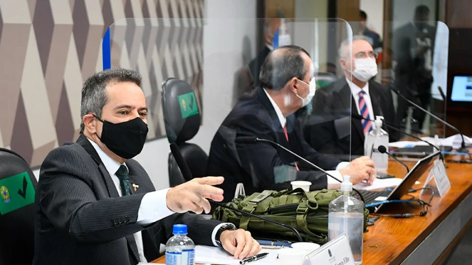 CPI: senadores cobram ex-número 2 do MS sobre demora na compra de vacinas