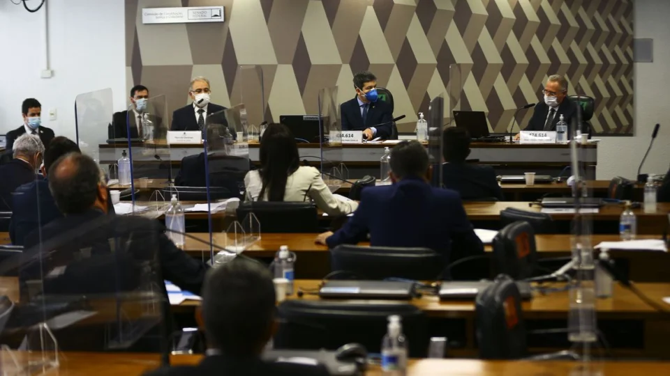 Queiroga diz em CPI que Brasil não está na terceira onda da pandemia