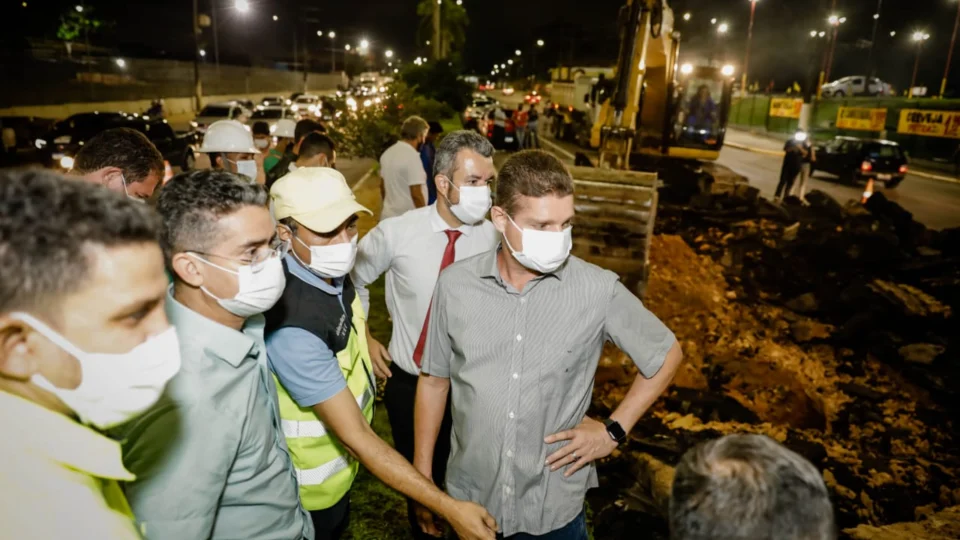 Peixoto acompanha com a prefeitura trabalhos emergenciais na Torquato Tapajós