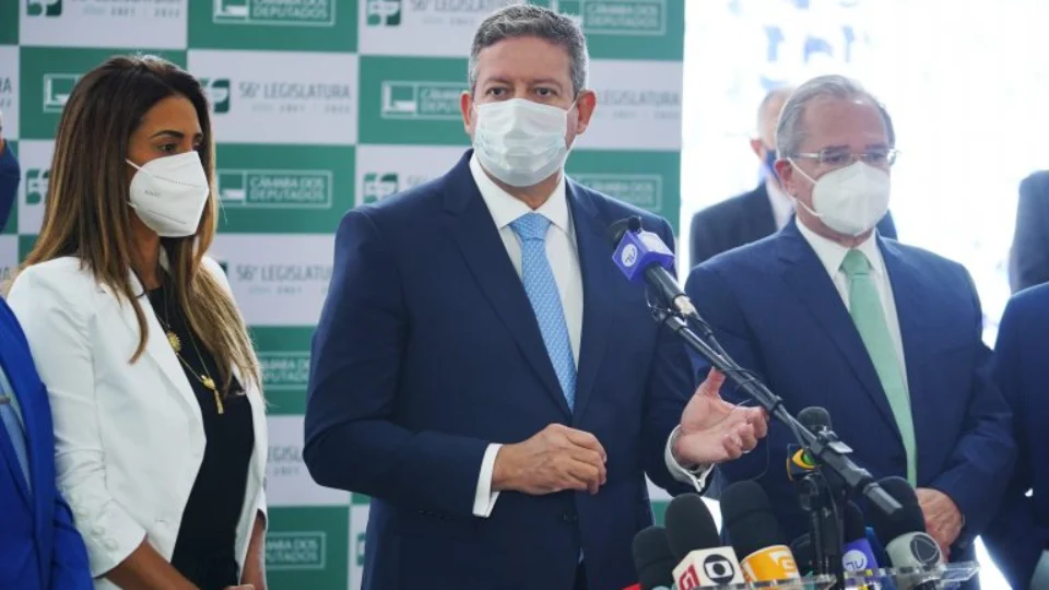 Lira indica deputados Celso Sabino e Luiz Carlos Motta para relatorias da reforma tributária