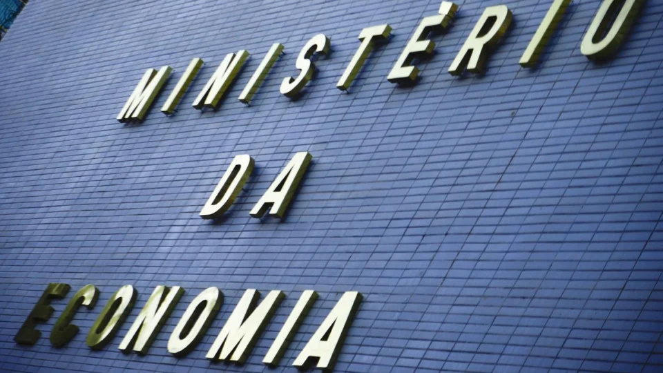 Secretários do Ministério da Economia pedem exoneração