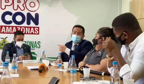 Presidente da Comissão de Defesa do Consumidor da OAB-AM critica vereadores durante debate sobre aumento no combustível