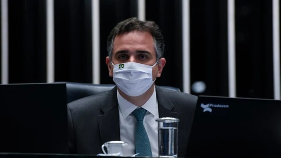 Pacheco anuncia fim do ‘mal-entendido’ entre Omar Aziz e Forças Armadas