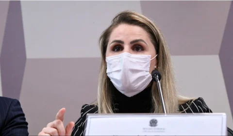 Ex-coordenadora do PNI diz que ‘líder da nação’ prejudicou vacinação