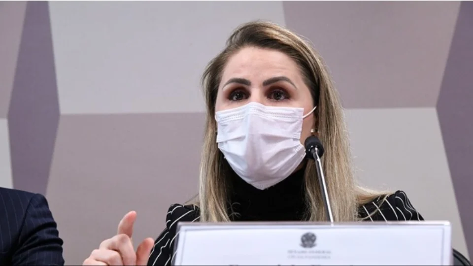 Ex-coordenadora do PNI diz que ‘líder da nação’ prejudicou vacinação