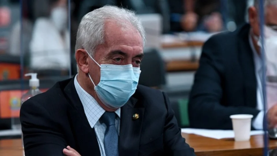 Senador Otto Alencar testa positivo para covid-19 após tomar as duas doses da vacina