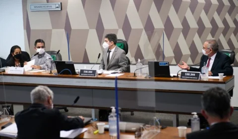 Na CPI, consultor contradiz depoimento de fiscal sobre compra da Covaxin