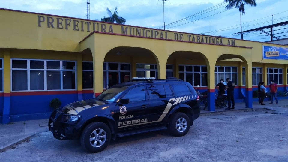 PF deflagra operação e investiga desvio de recursos da área da Educação em Tabatinga