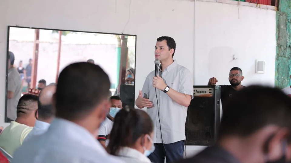 Em viagem pelo Alto e Médio Solimões, Saullo Vianna apresenta ações do mandato e ouve demandas de dez municípios