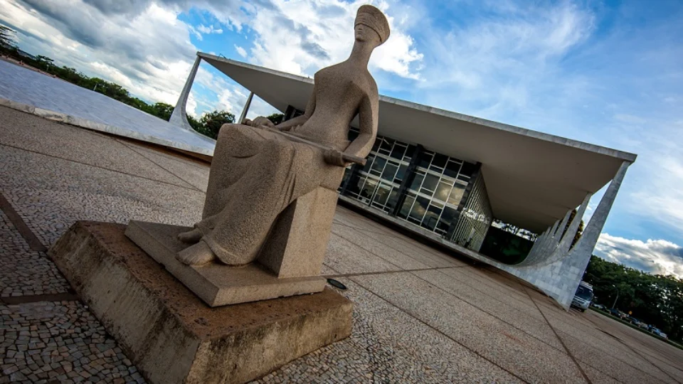 STF: placar de 8 a 2 confirma suspensão de emendas do relator