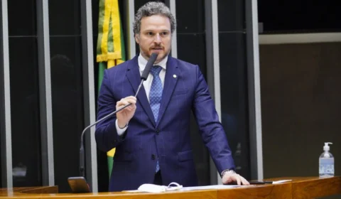 Comissão aprova projeto que prevê saque do FGTS a partir dos 65 anos