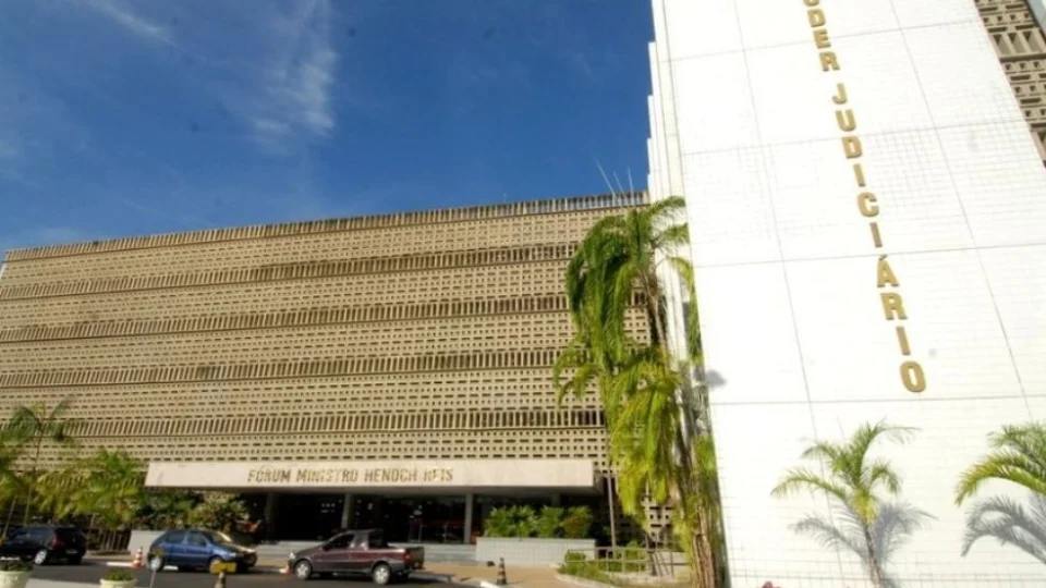 Caso Flávio: Jornalistas não terão acesso à área interna de fórum para cobertura de audiência