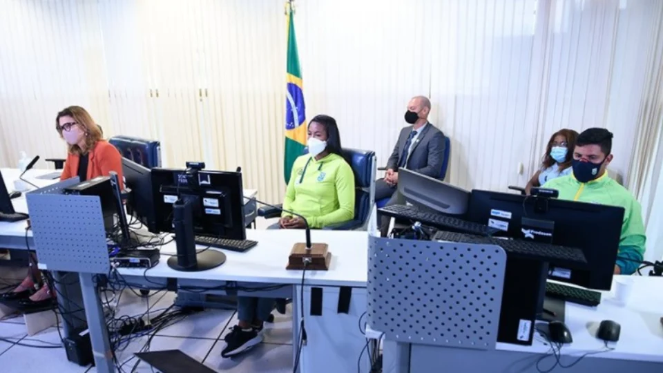 Em homenagem a atletas, senadores cobram política de Estado para o esporte