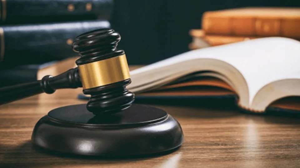 Juízes brasileiros buscam visto humanitário para 270 juízas afegãs