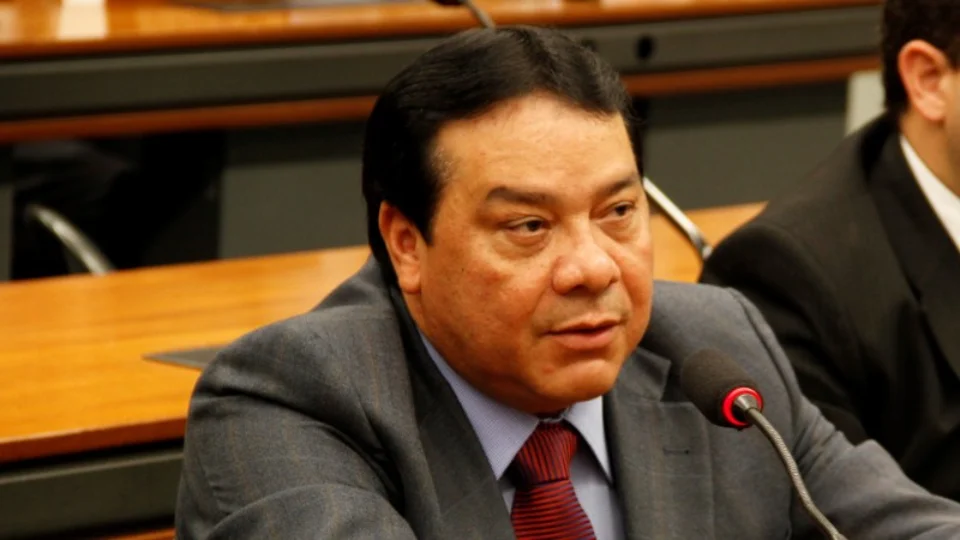 Adail Pinheiro pede revisão de processo por exploração sexual, após condenação de desembargador do TJAM