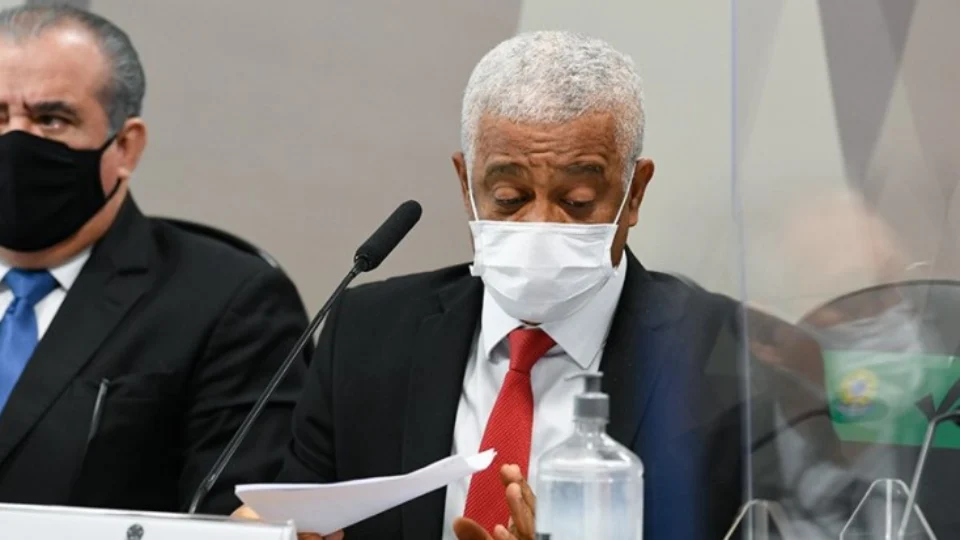 Fabricante de ivermectina lucrou à custa de vidas, acusam senadores da CPI