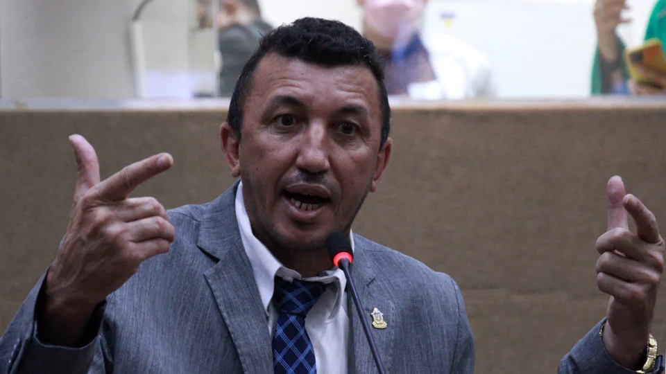 Sassá faz indicação para tornar obrigatória vacinação contra covid-19 para servidores