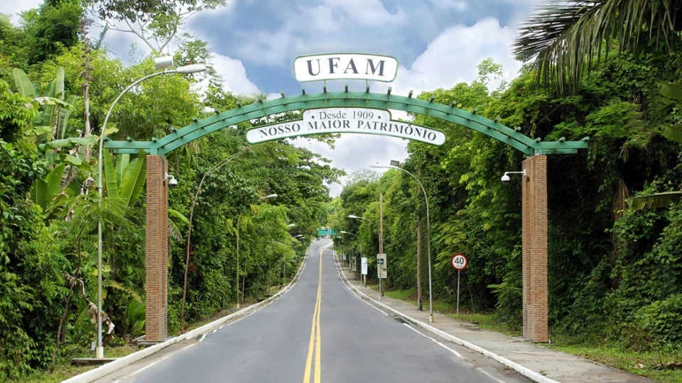 Justiça condena ex-servidora da Ufam por desviar mais de R$ 150 mil dos cofres públicos