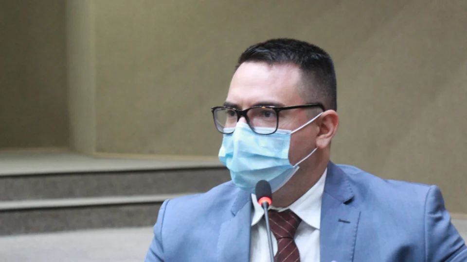 Vereador questiona Prefeitura de Manaus sobre taxa de esgoto