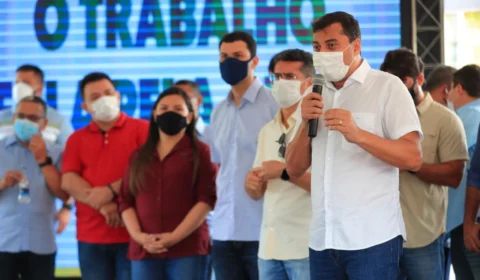 Wilson Lima, ao lado de David Almeida e de cerca de 30 prefeitos, inaugura obra revolucionária para o interior do Amazonas