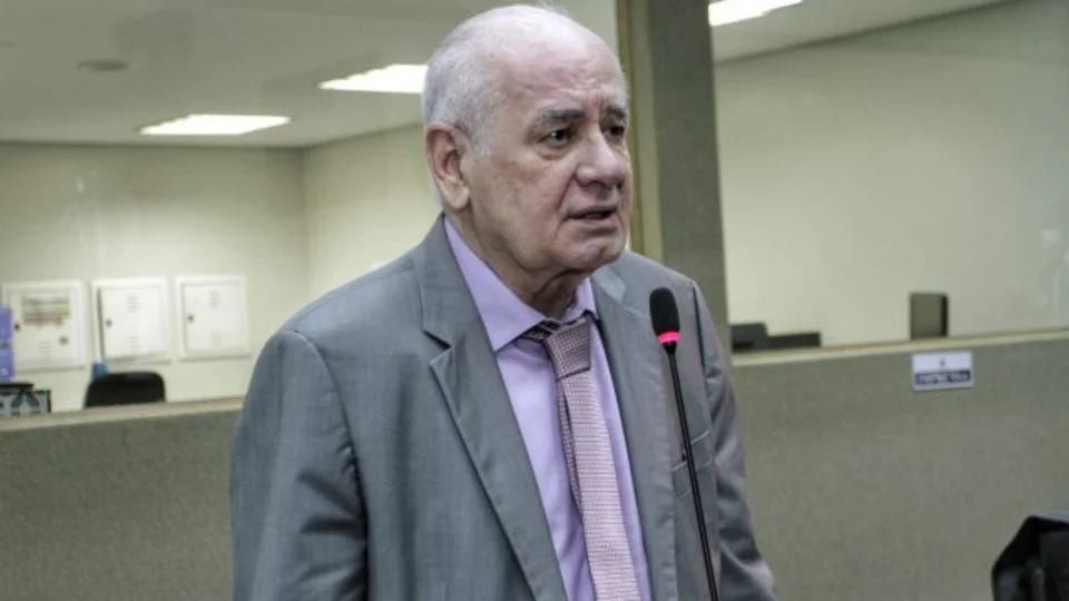 Serafim propõe audiência pública para debater regulamento de flutuantes no Tarumã