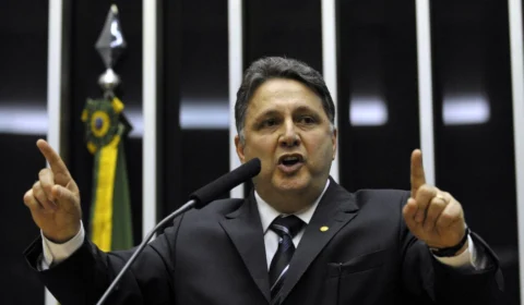 MPRJ denuncia policial por torturar ex-governador Garotinho na prisão