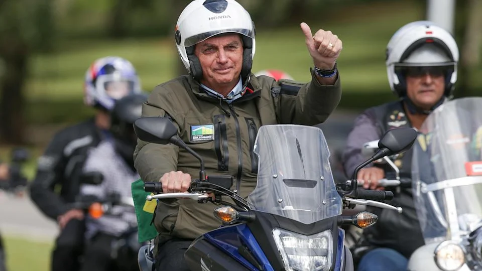 Bolsonaro participa de passeio de moto em Florianópolis