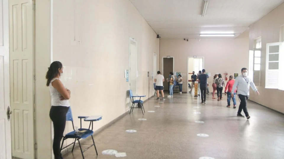 Concurso do TCE-AM registra mais de 3,9 mil faltosos; 8,6 mil candidatos realizarão a 2ª etapa, na quarta-feira